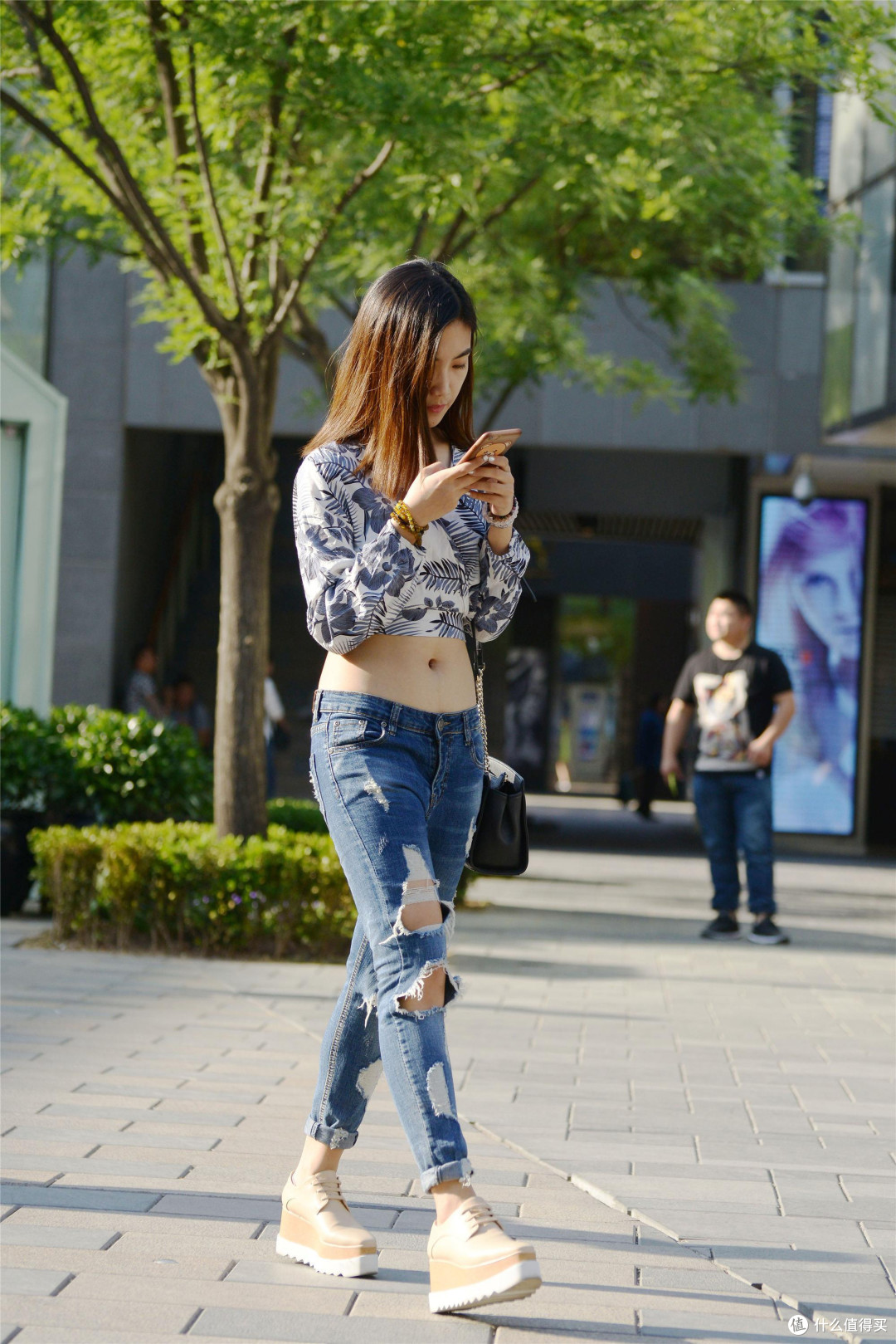 梨型身材的女生，尽量不要穿这3种裤子，显胖显腿粗，尤其无痕裤