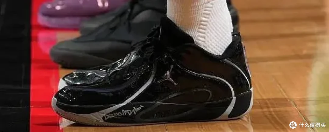 【NBA每日上脚】奥莱300甩的货,能打季后赛?