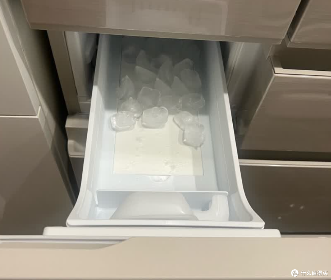 预算1万买冰箱,卡萨帝/松下/海尔/容声怎么选?硬核横评!