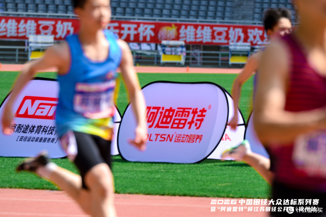 从校园跑道到全国赛场：为什么今天青少年的田径水平越来越好了？