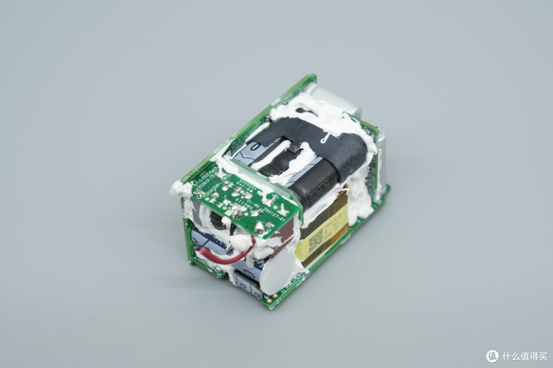 新国标绝缘插脚更安全，OPPO 120W 氮化镓拆解
