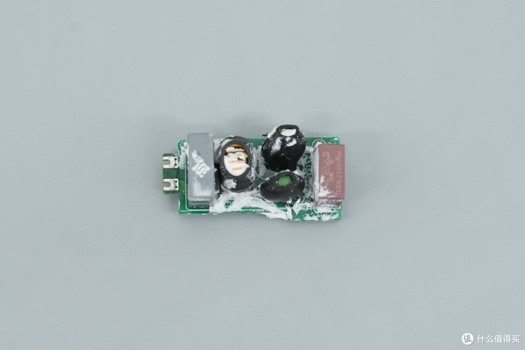 新国标绝缘插脚更安全，OPPO 120W 氮化镓拆解