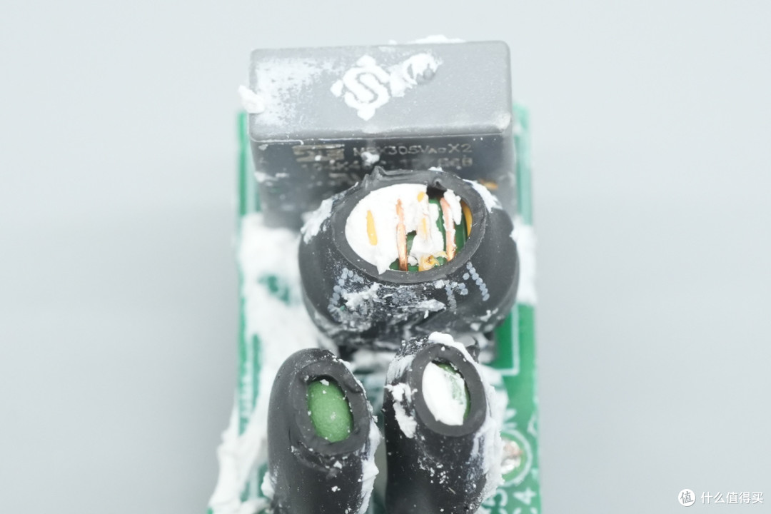 新国标绝缘插脚更安全，OPPO 120W 氮化镓拆解