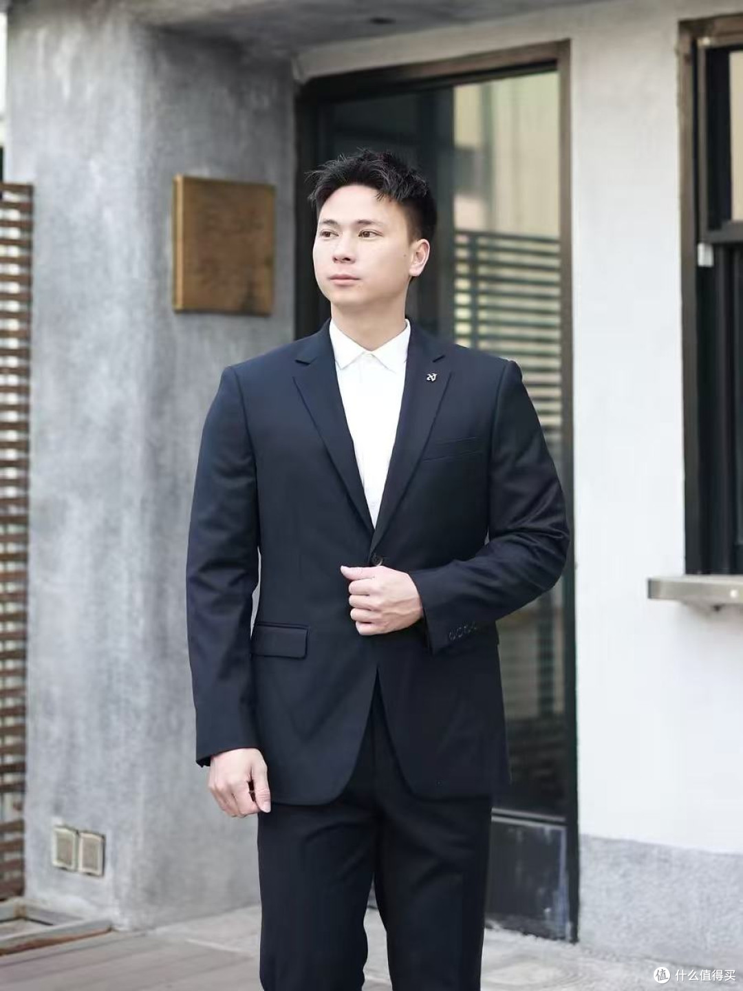一件套西解锁男士所有正式场合体面,省心又有面。