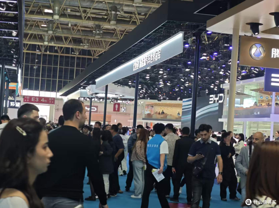 北京车展新车频现,双腔空悬逐渐成为标配,是对是错?