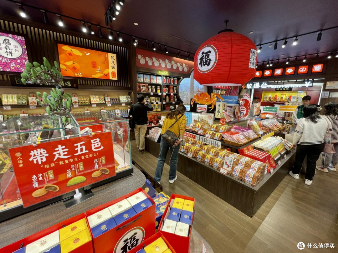高速服务区靠什么赚钱,多数人只上个厕所,保安大叔道破天机!