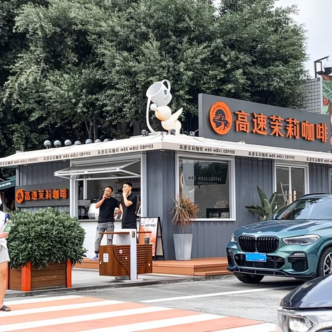 高速服务区靠什么赚钱,多数人只上个厕所,保安大叔道破天机!