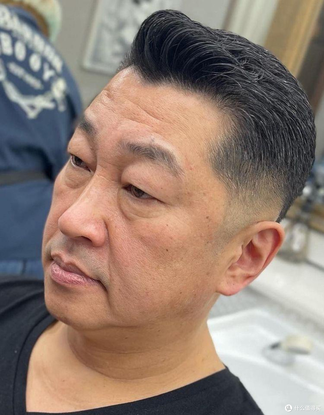 六七十岁男人:头发白了该不该染黑?看完这几组对比图,你就懂了