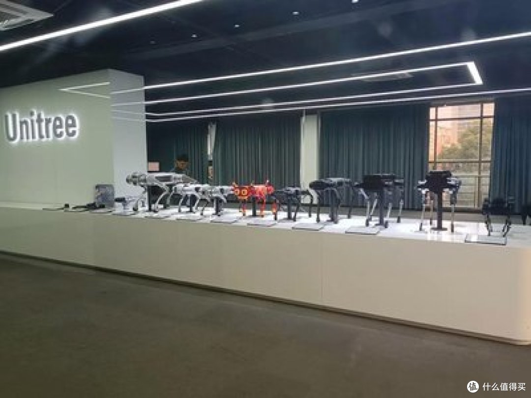 宇树科技获机器狗外观专利,四百亿估值下的硬核防御