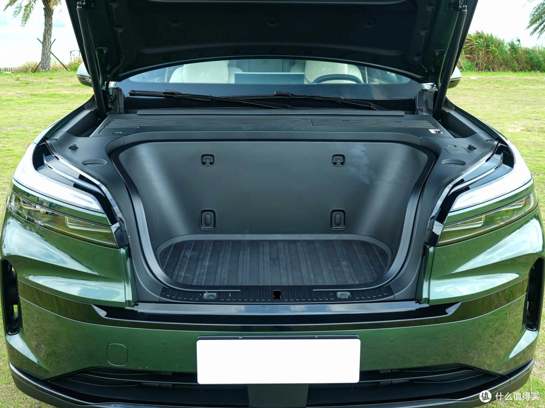 乐道L80上市:15.98万,空间王+换电独一份,家用SUV绕不开的优选