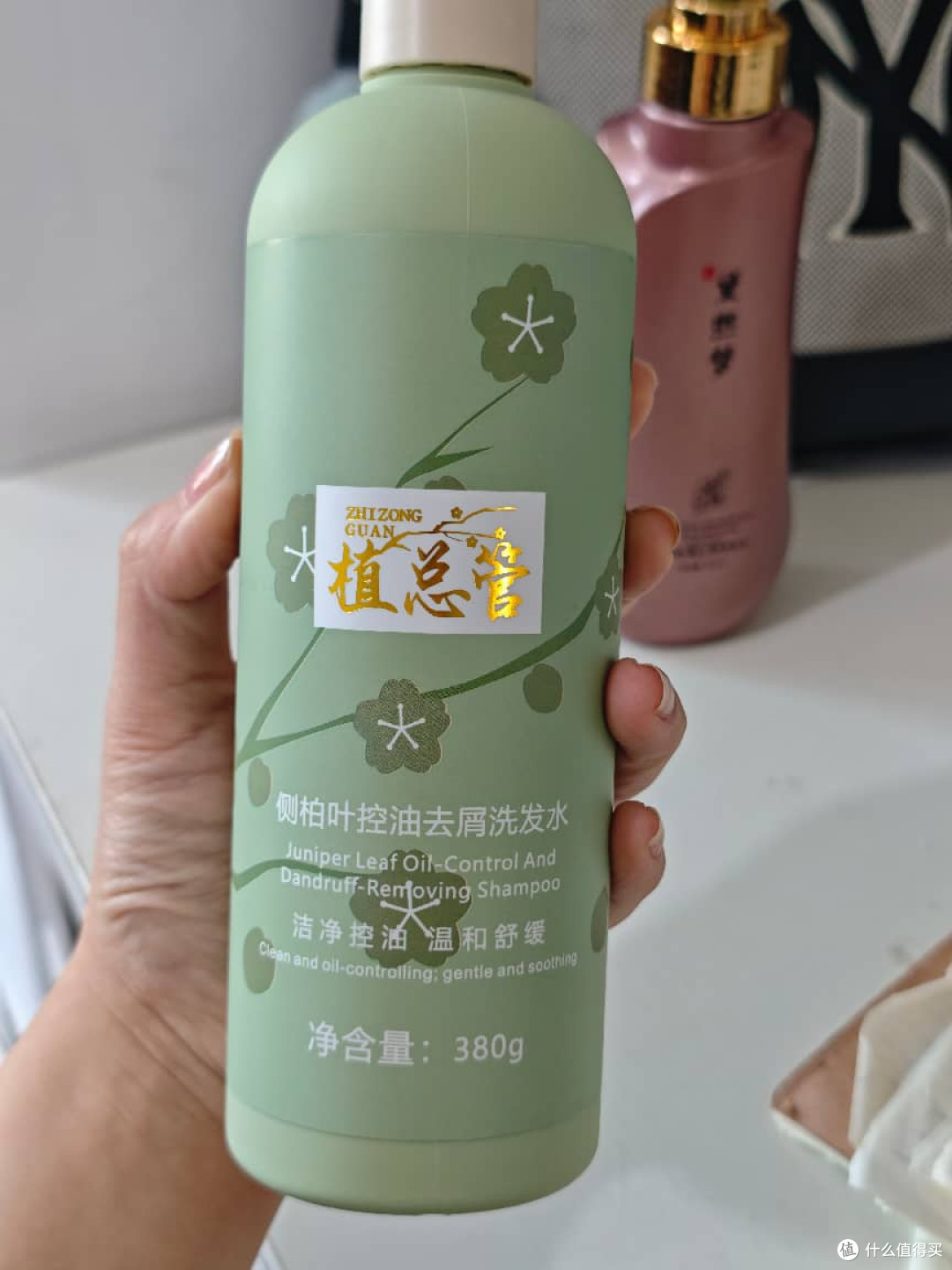 熬夜党的头顶日记:两款去屑止痒控油洗发水,一个急救,一个养护