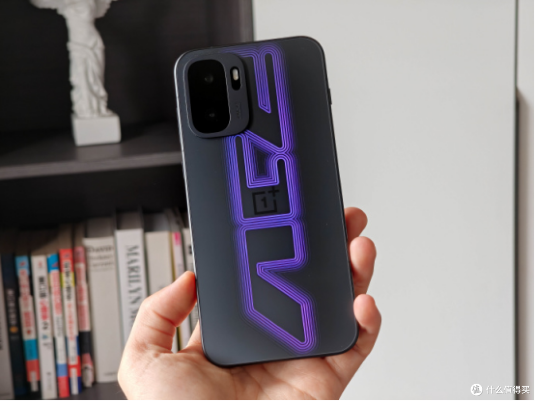 天玑 9500+165 帧 + 8600mAh 电池,打造FPS手游终极装备