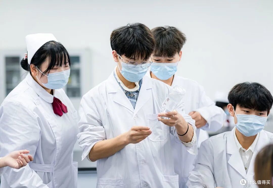 当医学生遇上水果，一场神秘“手术”正在酝酿