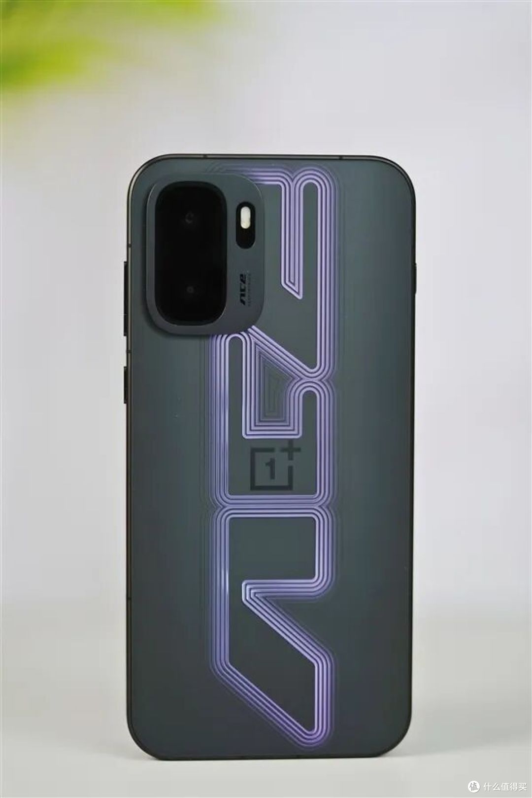 一加Ace 6至尊版：2999元，这价格是来卷死友商的吧？