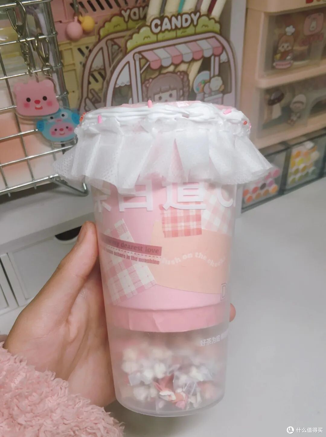 被年轻人「奶茶杯用法」惊到了!果然,一代人有一代人的宝藏