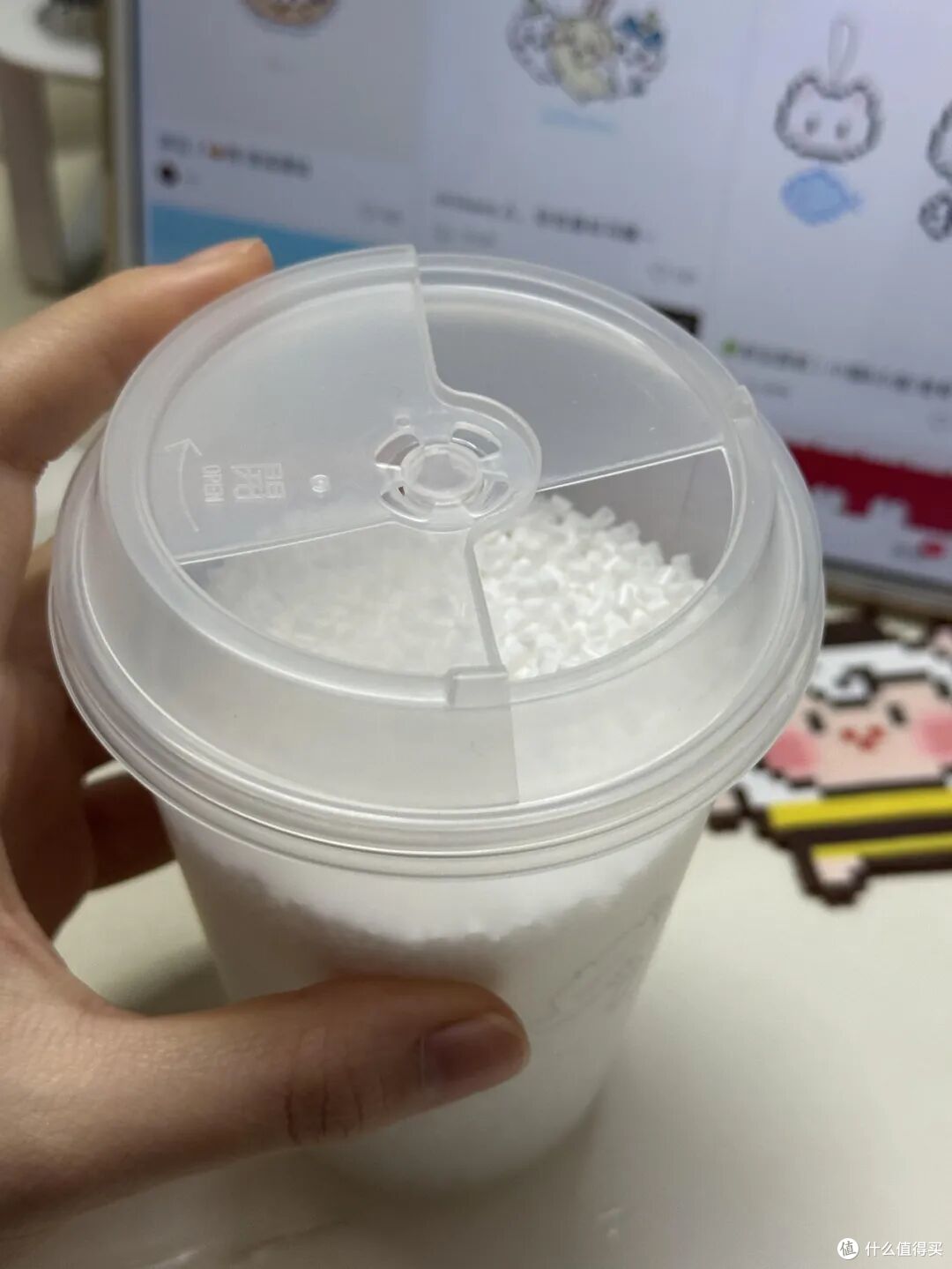 被年轻人「奶茶杯用法」惊到了!果然,一代人有一代人的宝藏