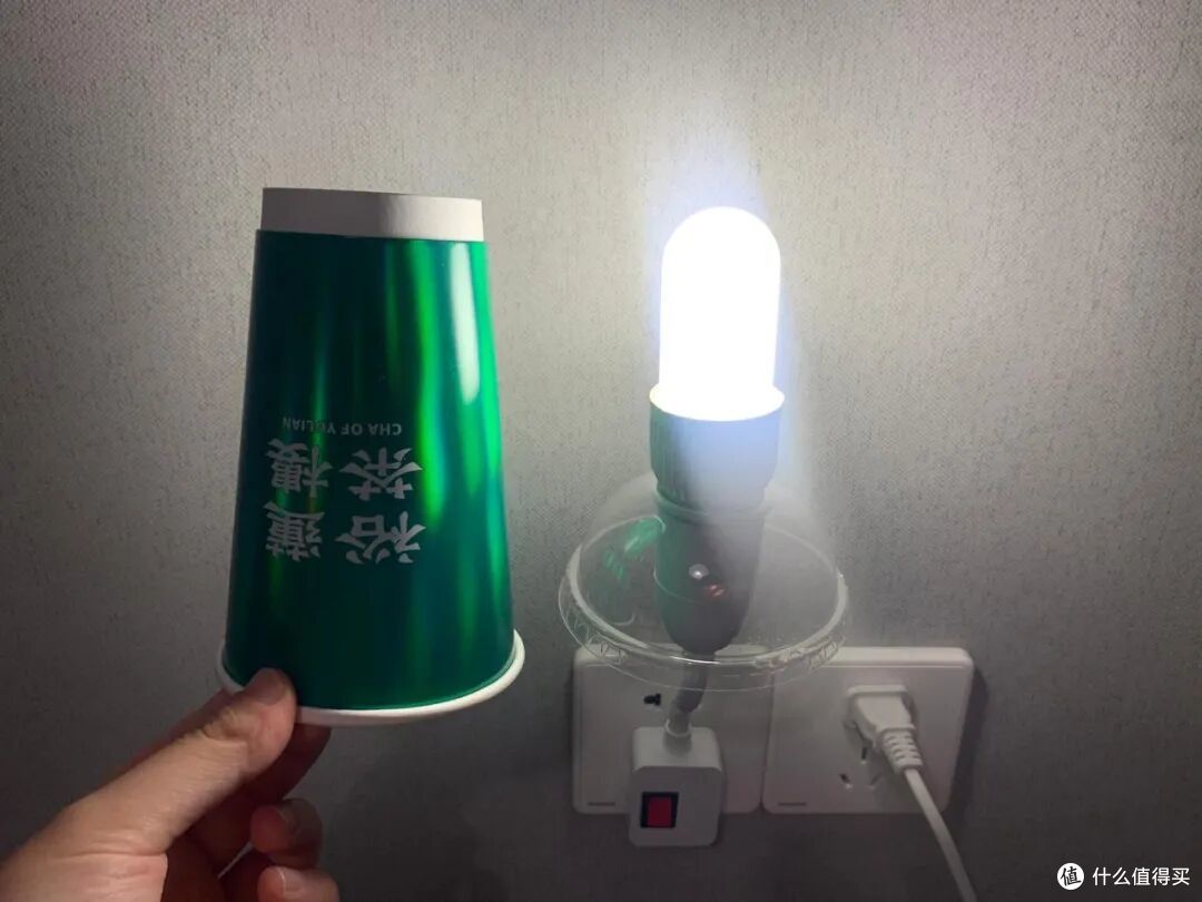 被年轻人「奶茶杯用法」惊到了!果然,一代人有一代人的宝藏