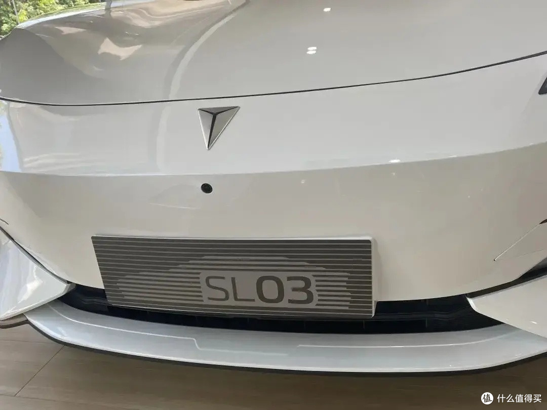 深蓝SL03：时尚前卫的家用轿车