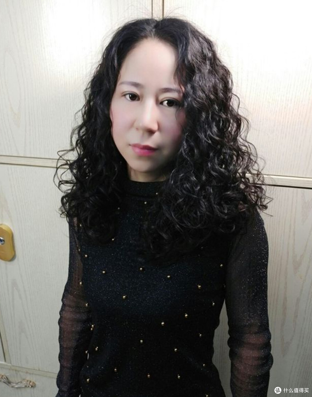 50岁左右的女人,尽量不要剪微商头,太土了!这3种发型更显气质