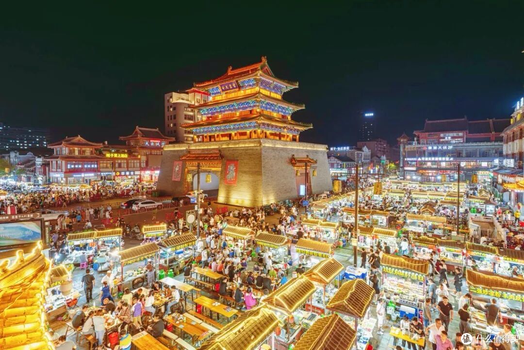 碳水王炸、夜宵天花板,这座松弛的古都就这么轻松地俘获了我的胃