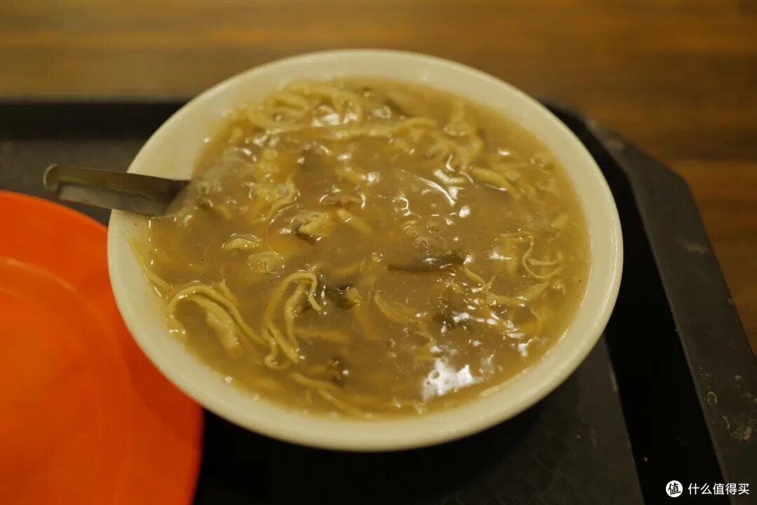 碳水王炸、夜宵天花板,这座松弛的古都就这么轻松地俘获了我的胃
