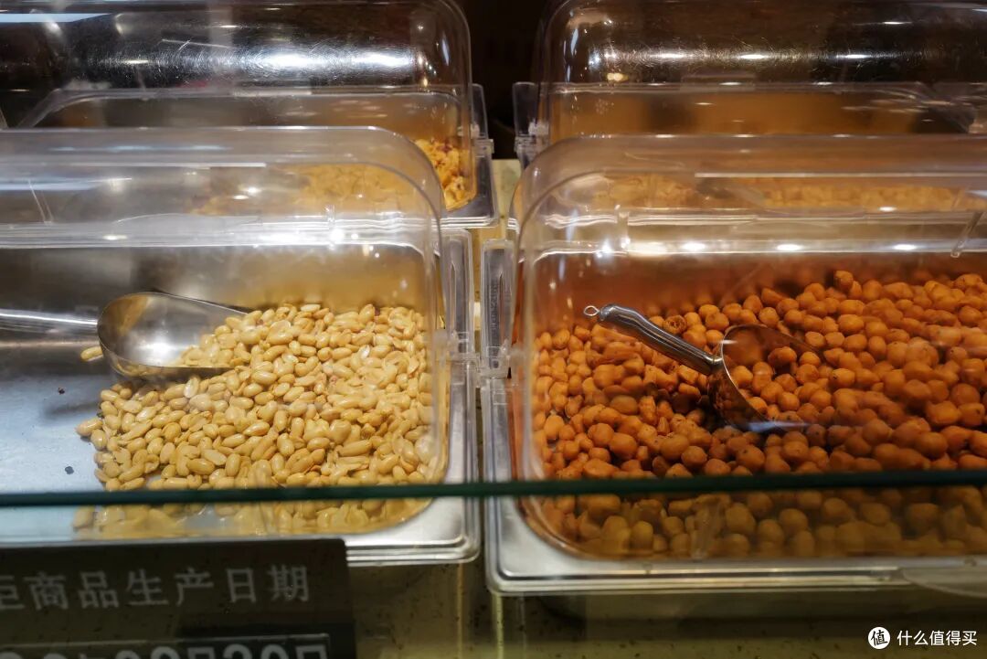碳水王炸、夜宵天花板,这座松弛的古都就这么轻松地俘获了我的胃