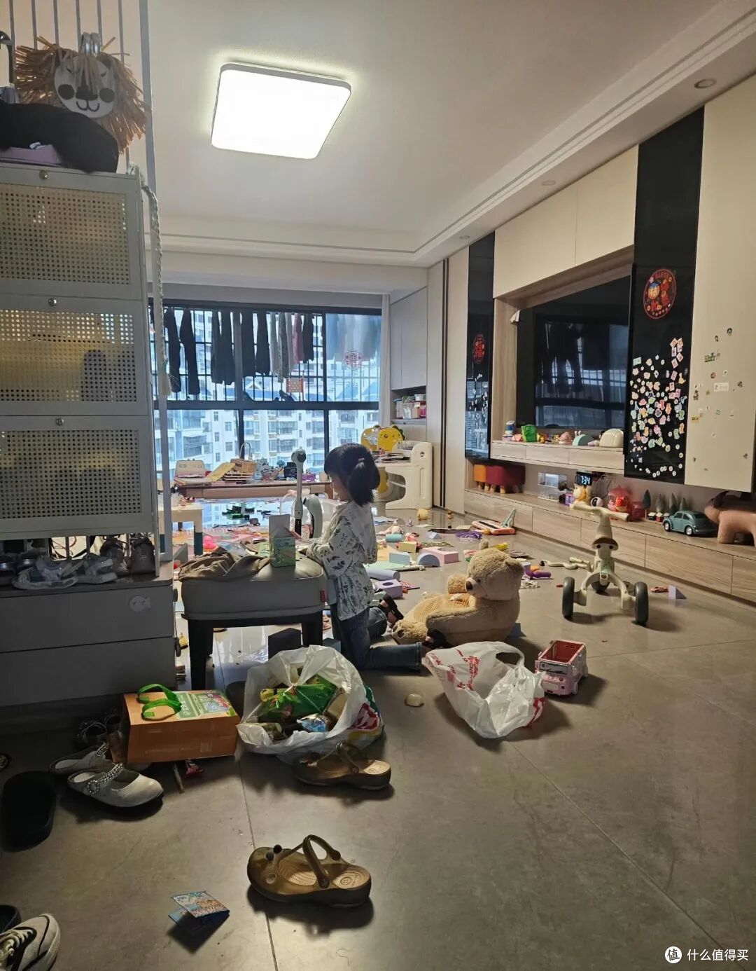 被年轻人家的「柜子收纳」折服了!思路一换,立马就好用10倍