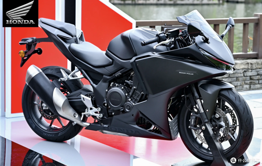 四缸摩托,2万多和4万多,你会选春风500SR 还是本田CBR500R?
