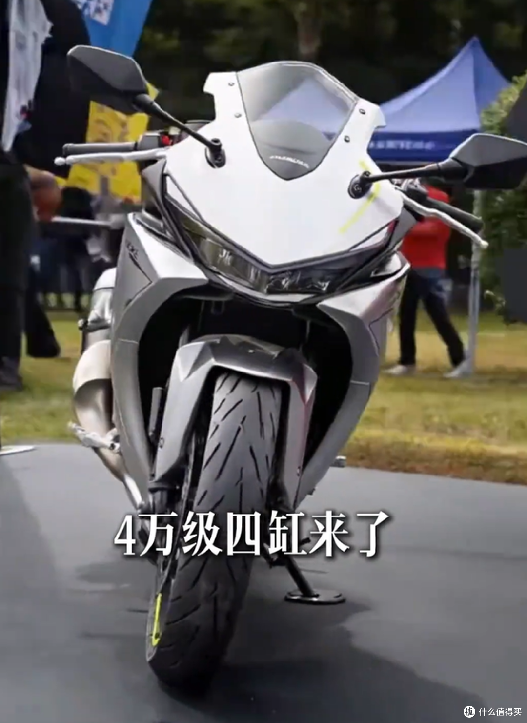 四缸摩托,2万多和4万多,你会选春风500SR 还是本田CBR500R?