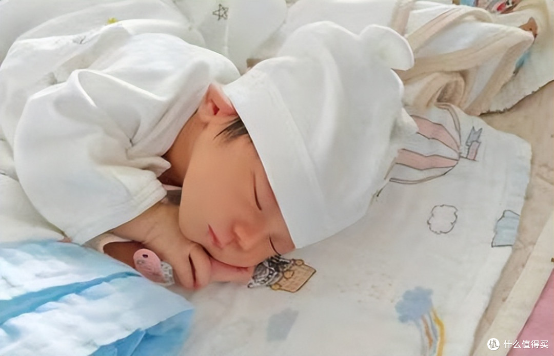 纠结宝宝怎么睡?仰睡侧睡趴睡一次性说透