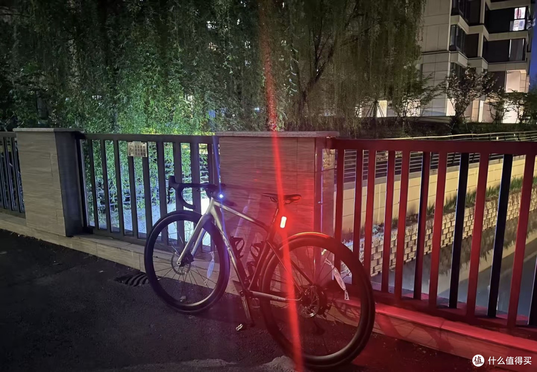夜骑守护者:迈极炫SEEMEE100AD尾灯