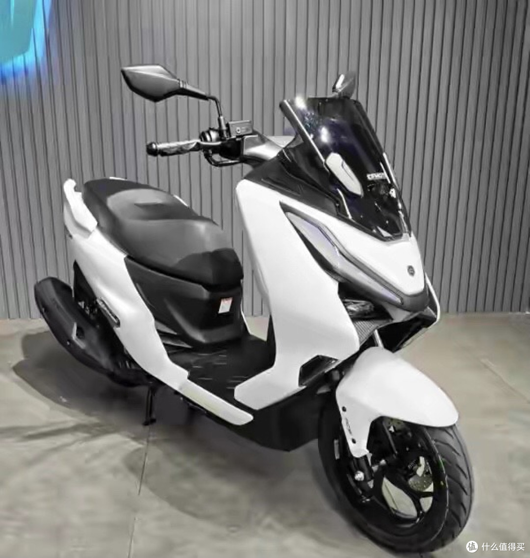 预算1.2万！春风150SC-F硬刚升仕150X，谁才是城市通勤首选？