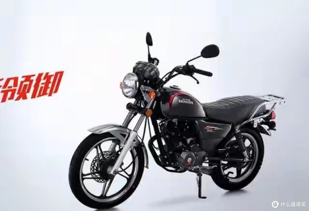 售7680元,五羊本田代步巡航太子,油耗1.84L,造型很经典