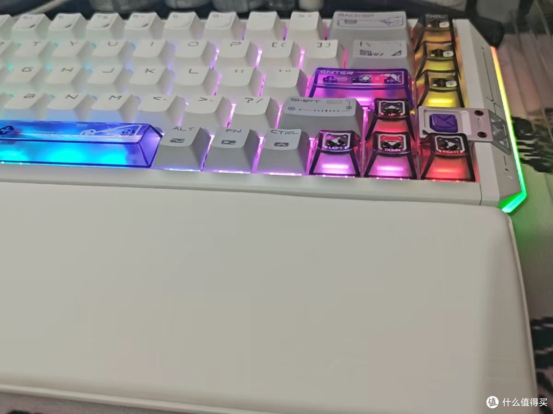 重力星球75K1Pro键鼠套装：硬核机甲外观