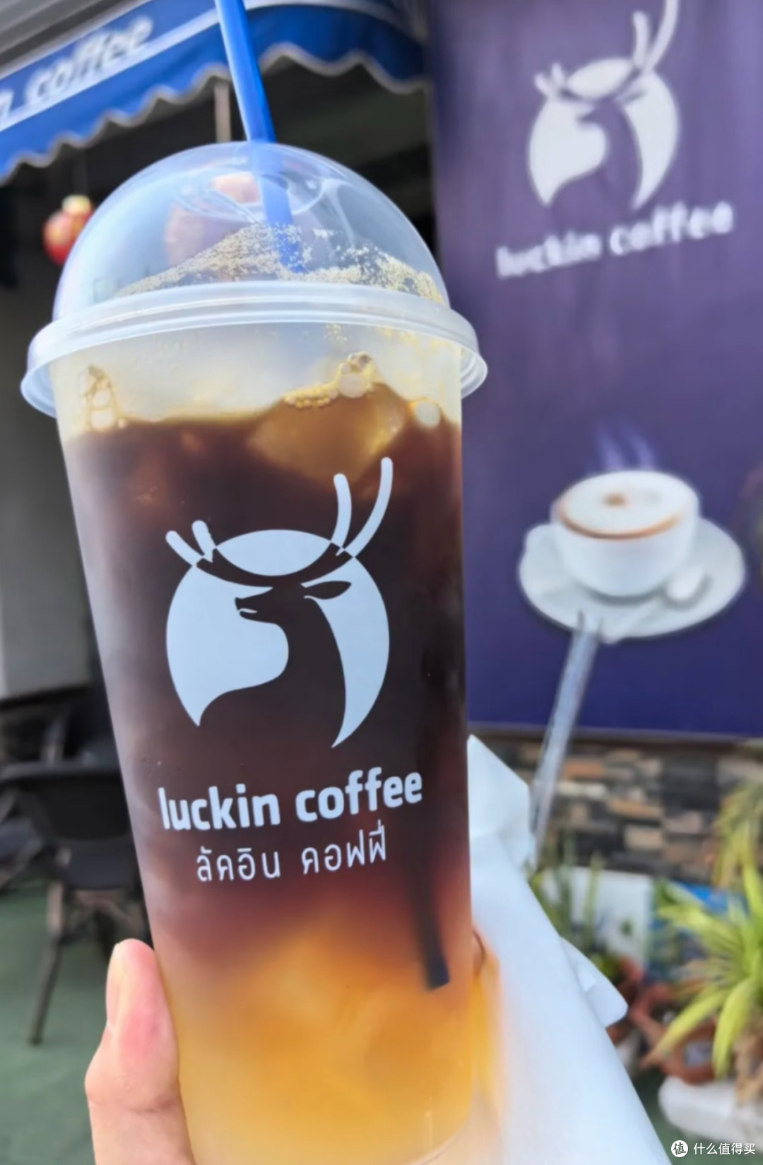 喜茶LOGO半夜练倒立?官方回应笑不活了!
