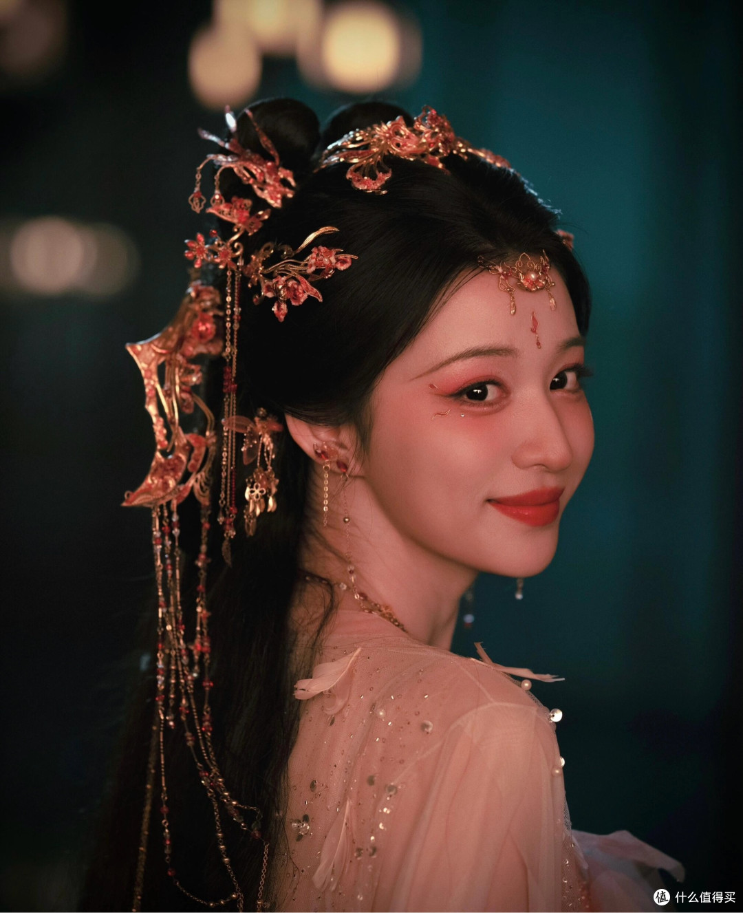 《成何体统》：反穿设定新颖解压