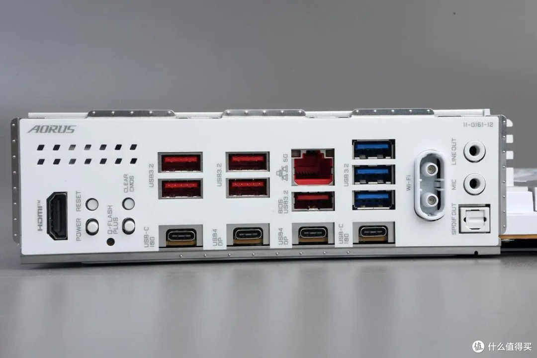 技嘉X870E X3D电竞冰雕,用过就回不去的X3D搭档
