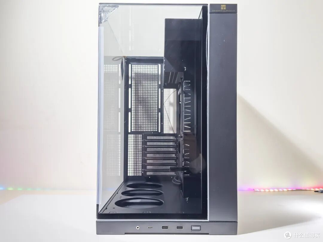 DIY双屏机箱,水冷散热器可直接播放视频,颜值夯爆了