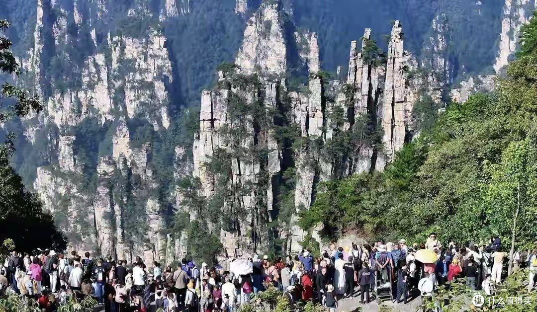 离谱至极!泰山山顶暴利生意曝光,一桶泡面15元,限时消费太黑心