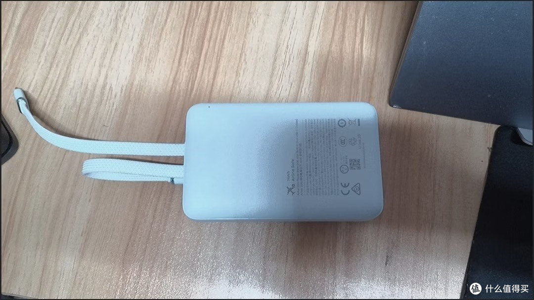 Anker 20000毫安自带线充电宝使用体验