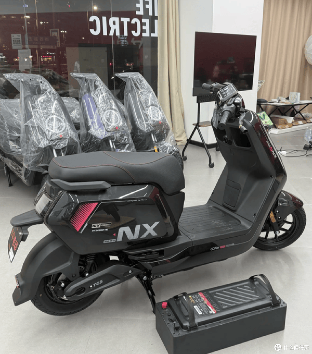 小牛NX2对比九号q3:7000级电摩和3000级电轻摩谁更香?
