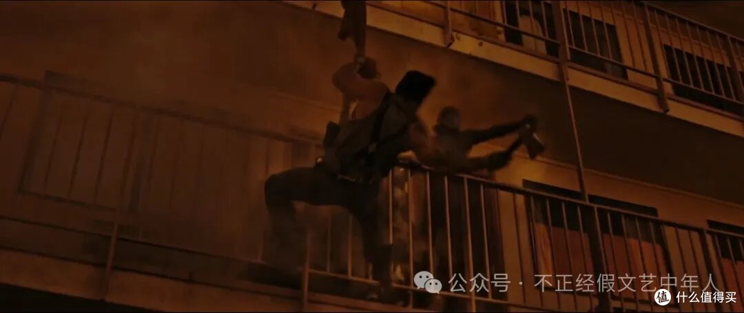 《抵挡计划》这部美国丧尸片,把“密室求生”玩成了灾难现场