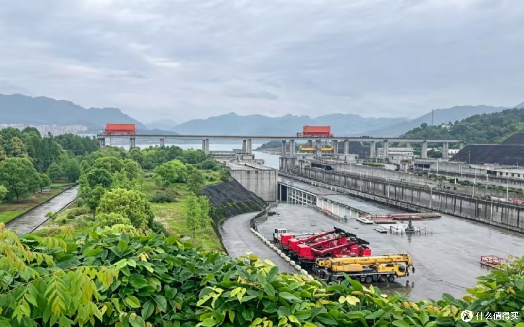 两坝一峡真的值!游船江景 + 靠谱导游,座位千万别上船买!