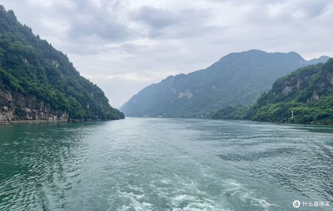 两坝一峡真的值!游船江景 + 靠谱导游,座位千万别上船买!