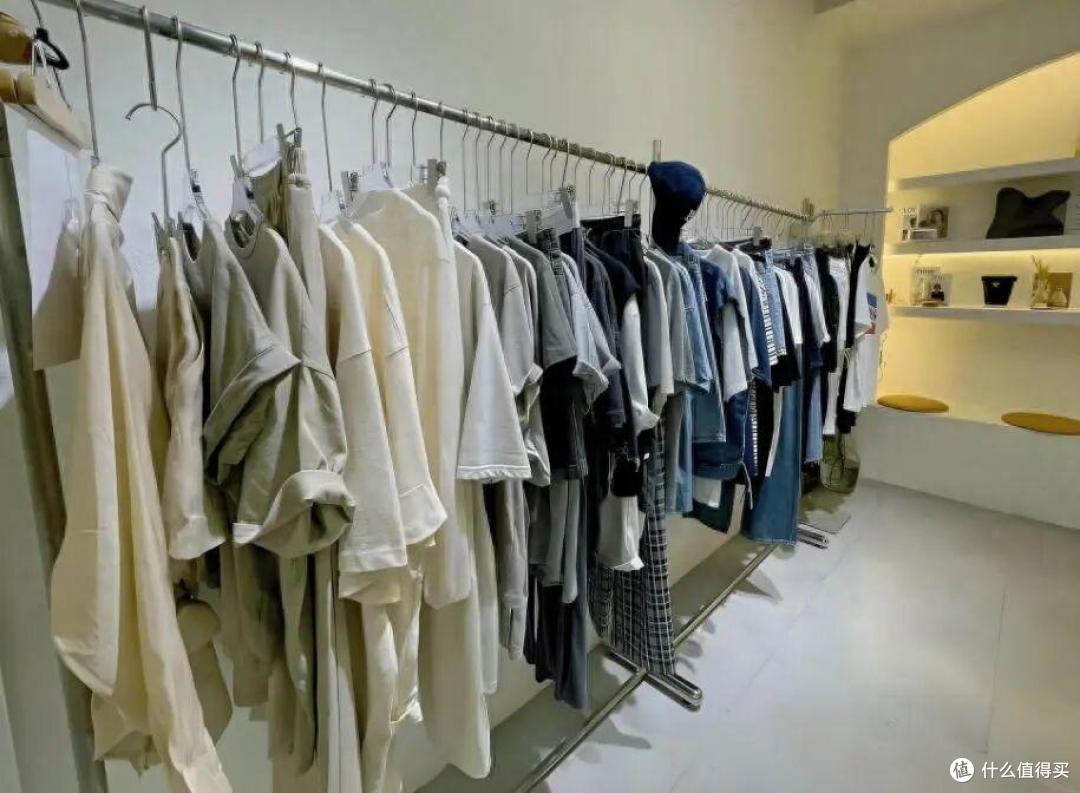 同一件衣服,实体店和网购有什么区别?看这3组对比图,就懂了!