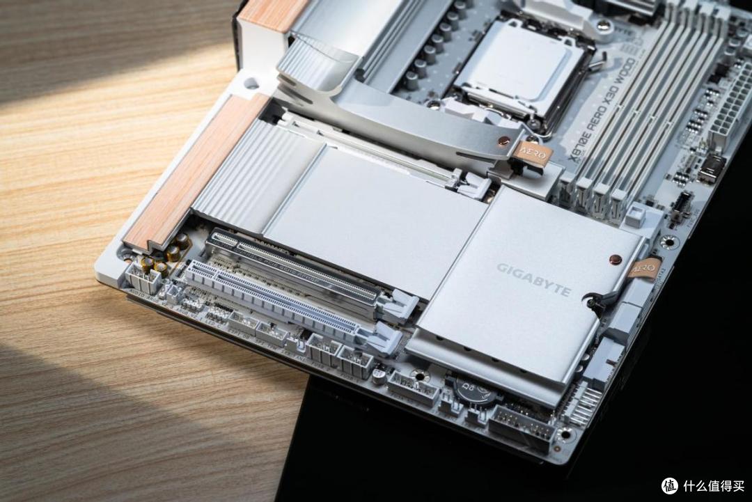 实木之下藏着X3D特调——技嘉X870E AERO X3D WOOD主板