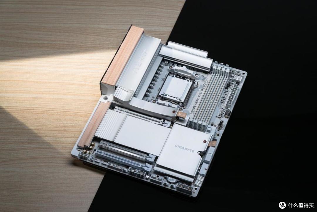 实木之下藏着X3D特调——技嘉X870E AERO X3D WOOD主板