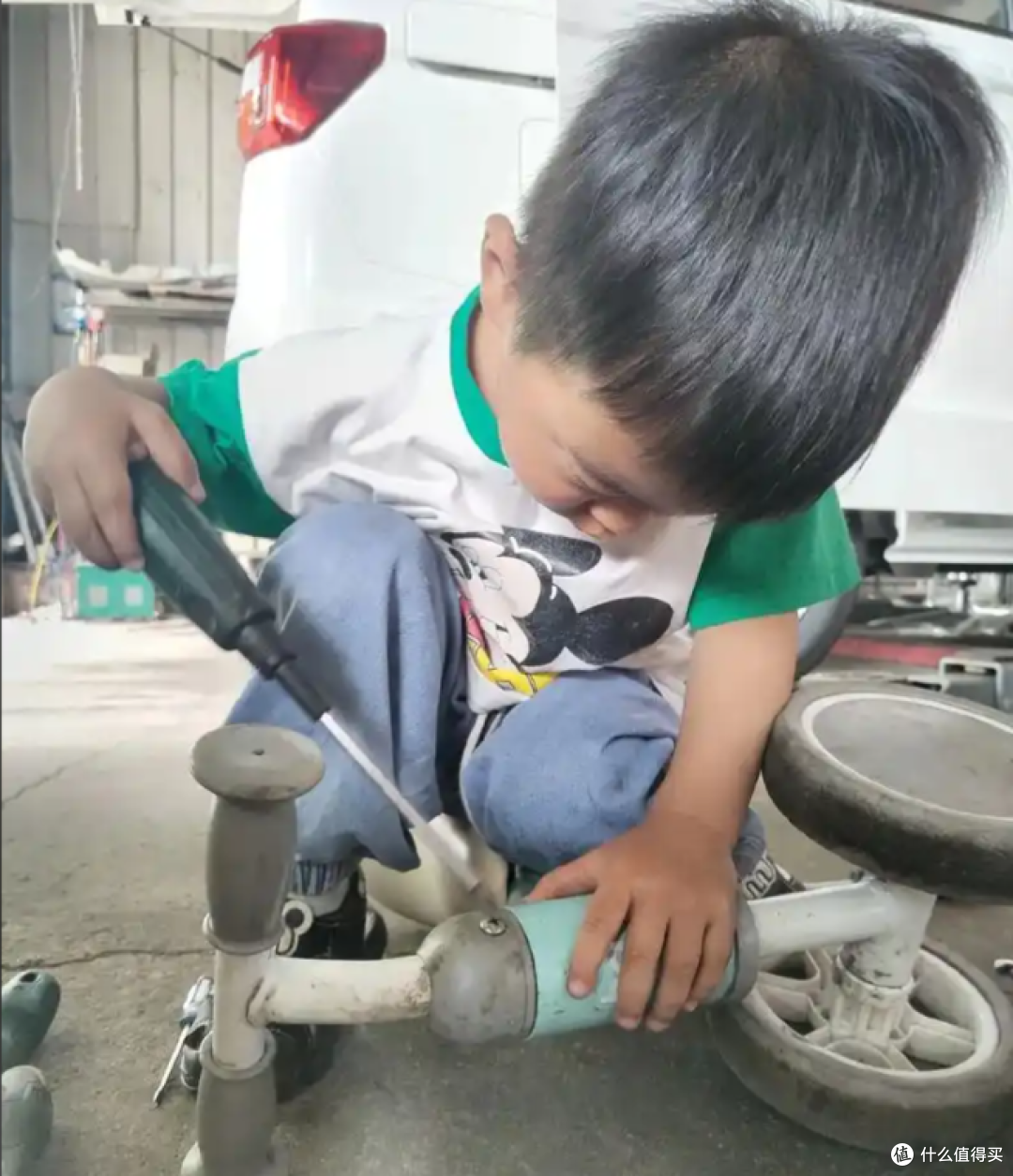 儿子想当“修车工”,我没有拦着