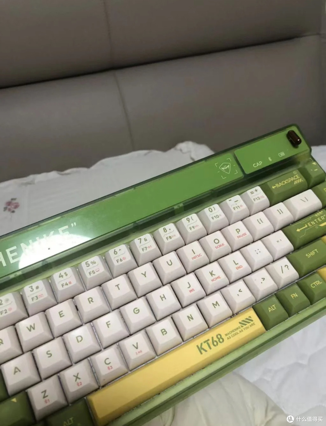 一次失败的闲鱼捡漏：我的键盘里，住过一窝蟑螂