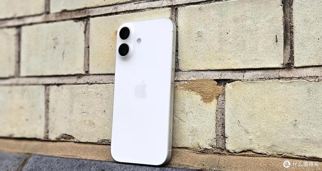 Pro彻底不香了?iPhone 17标准版销量第一,这次苹果真被打脸